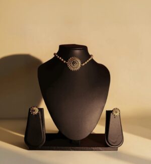Elegant Simple Choker Set