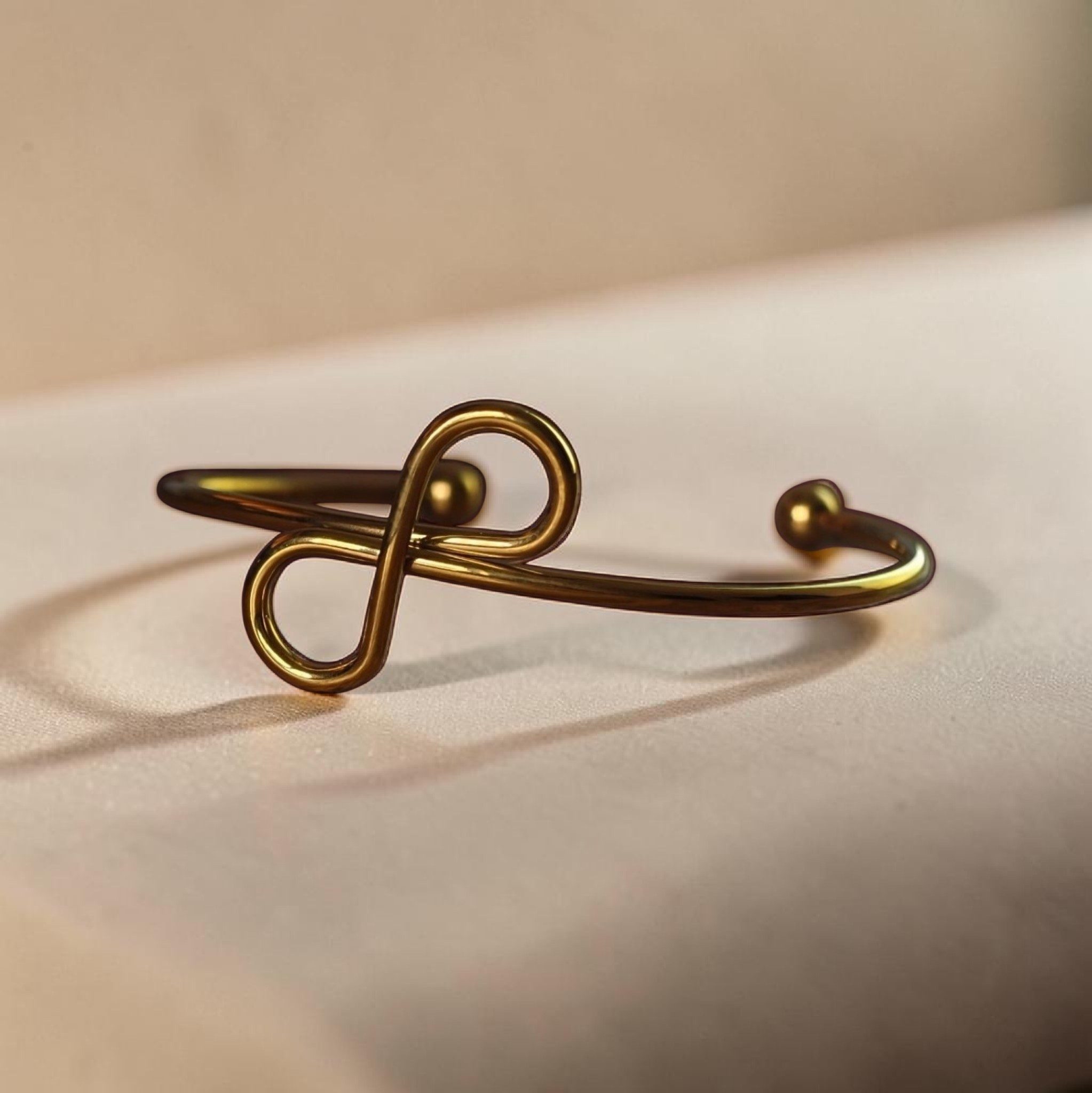 Anti tarnish Infinite Bangle