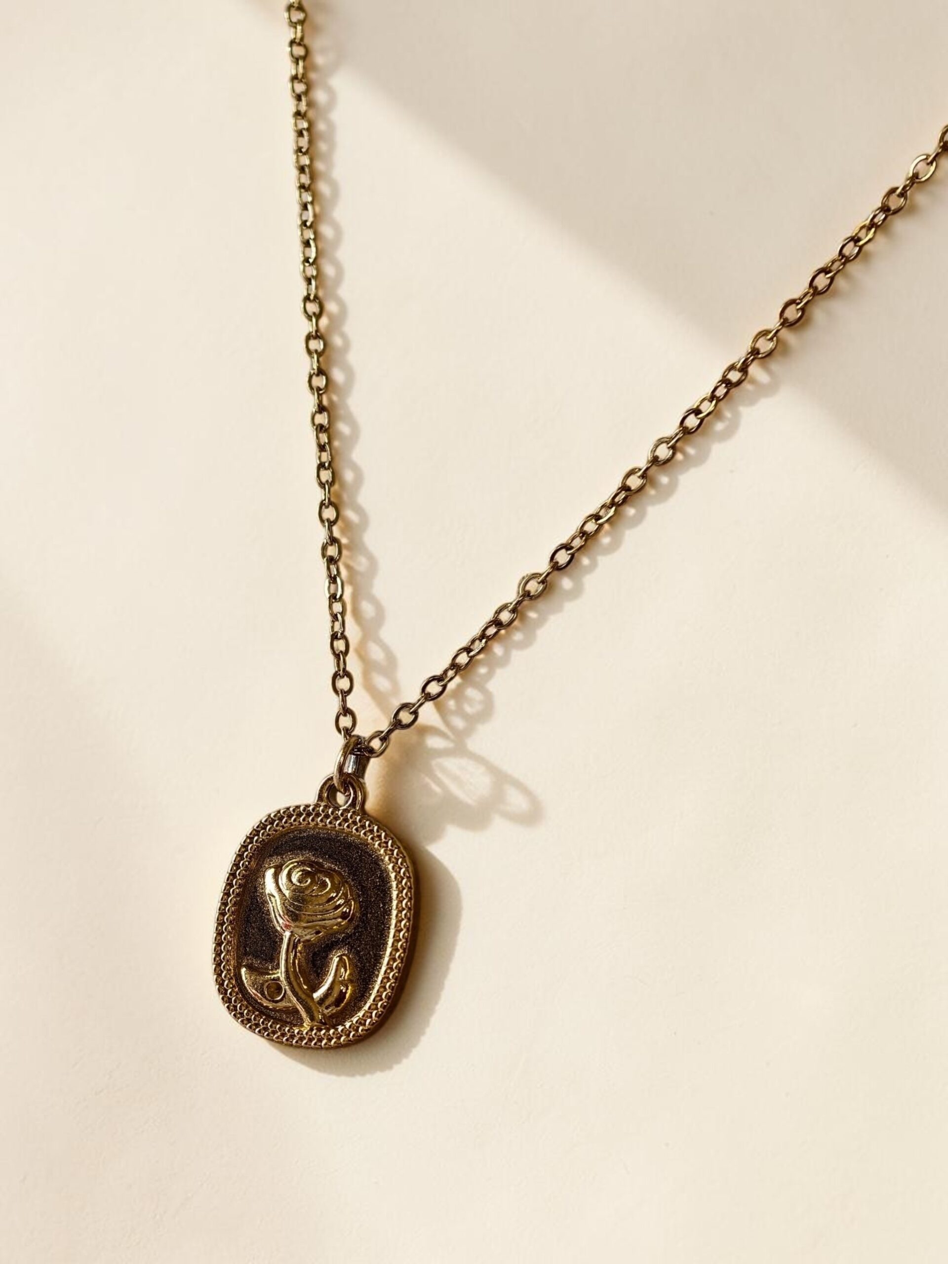 Rose pendant